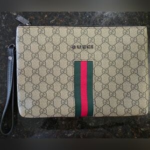 GG "INSPIRED" WRISTLET 🤩✨️..READ ⬇️